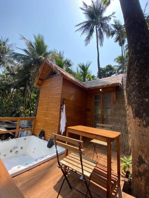 Mangifera Treehouse-Elixir Beach Farm-Jacuzzi-Cozy Villa Alibag Exterior photo